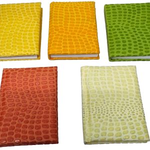 LIBRETA DE 1/16º LISA BUENA PERONA CON TAPAS DE ENCUADERNACION IMITACION A PIEL DE COCODRILO.