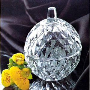 BOMBONERA DE CRISTAL TIPO MANZANA DE 6CM.