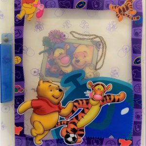 DOSSIER CON PINZA DE MOTIVOS DE WINNIE THE POOH. DE POLIETILENO. PRECIO POR UNIDAD.
