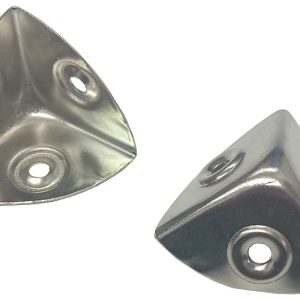 ESQUINERA METALICA CROMADA DE 30X30X30MM. EN FORMA DE PIRAMIDE CON AGUJERO EN CADA LADO. PROTECTOR DE ESQUINAS. PRECIO POR UNIDAD.