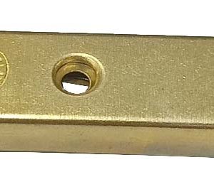 PASADOR PARA SOBREPONER DE ARMARIO DE 368X70 DE AMIG LATONADO.